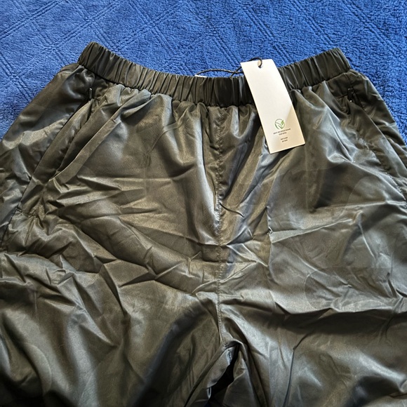 NWT Men’s size S Obnoxious Gear black joggers with mesh on the inside - Picture 4 of 6